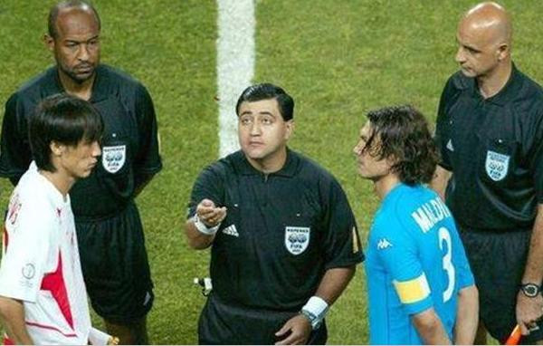 02年世界杯韩国黑哨裁判怎样了,韩日世界杯黑哨的裁判怎么样啦