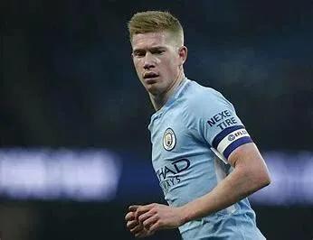 曼城德布劳内的替补是谁,曼城中场德布劳内退役了没有