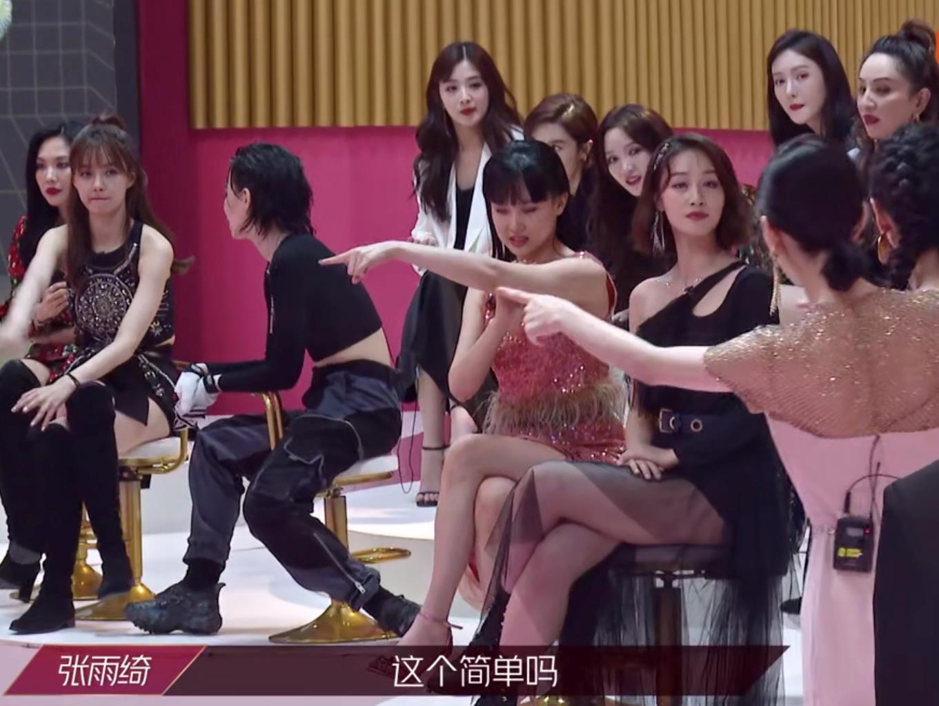 乘风破浪的姐姐杜华受吐槽,乘风破浪的姐姐许飞接受采访