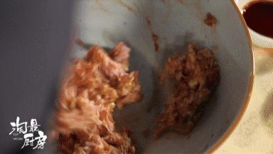 吃剩馄饨皮的做法视频,如何在家自制美味的馄饨