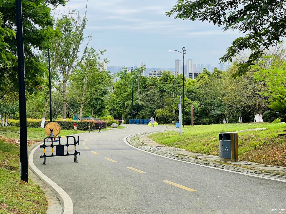 成都人会玩的景点,成都凤凰山公园可以爬山吗