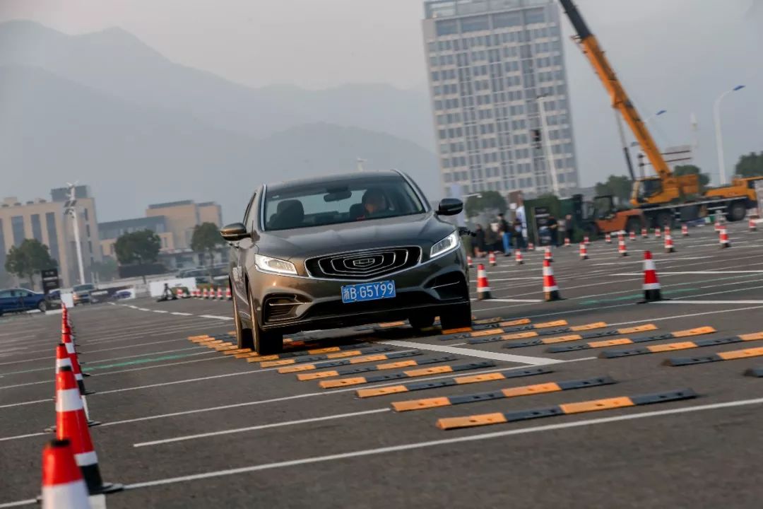 吉利博瑞epro底盘,为什么吉利现在越来越高端