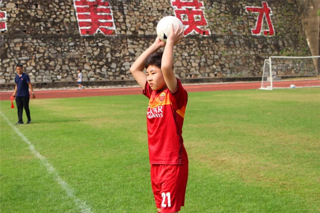 校园足球联赛拉开帷幕,点燃绿茵烽火