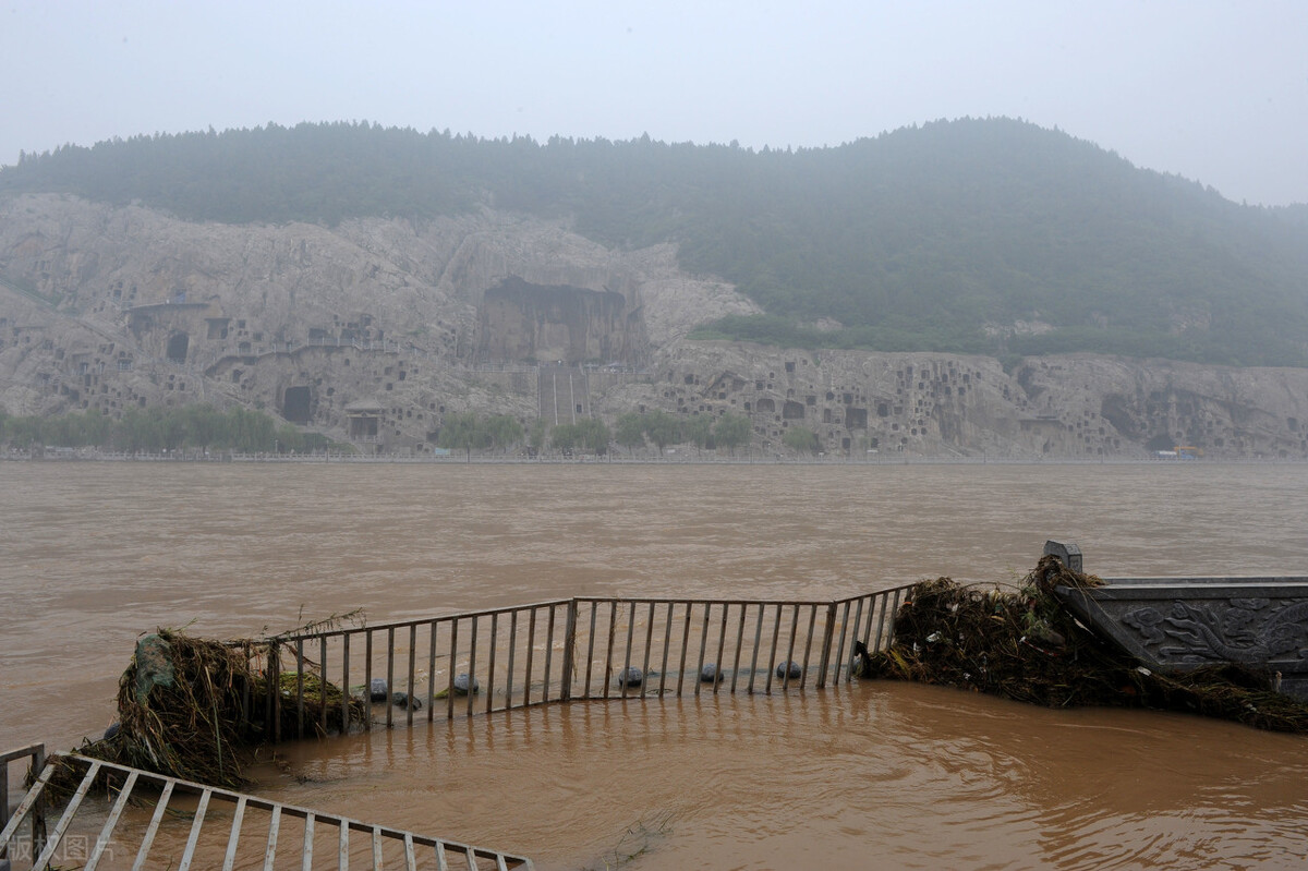 鸿星尔克下一句广告词,鸿星尔克广告词语音