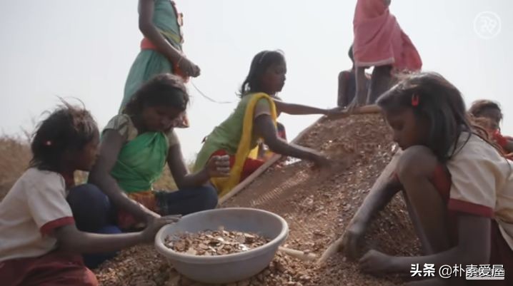 残酷真相：你包里的高光眼影，是无数4岁孩子拿命换的