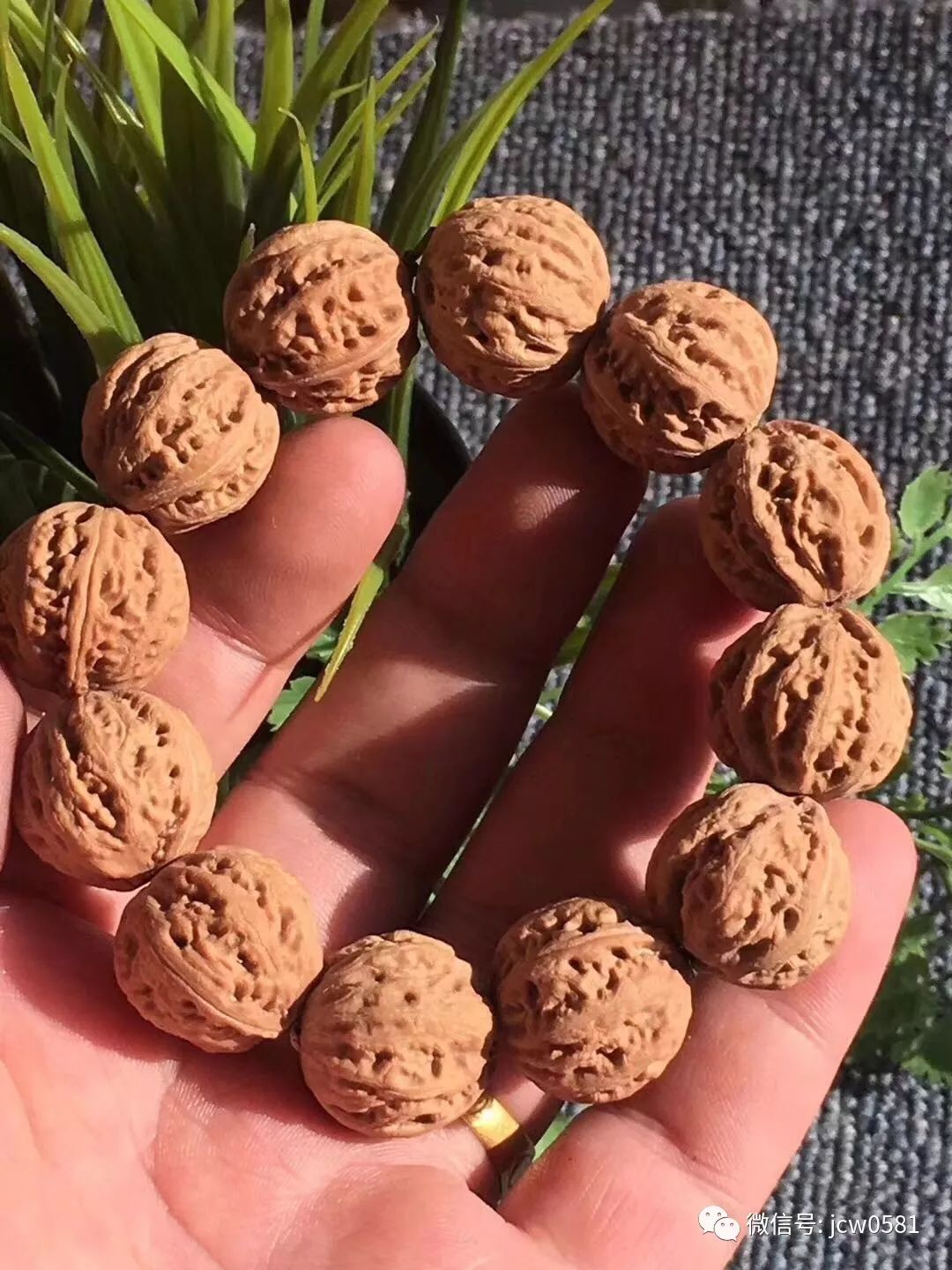 小核桃手串挑选方法,小核桃手串挑选全攻略