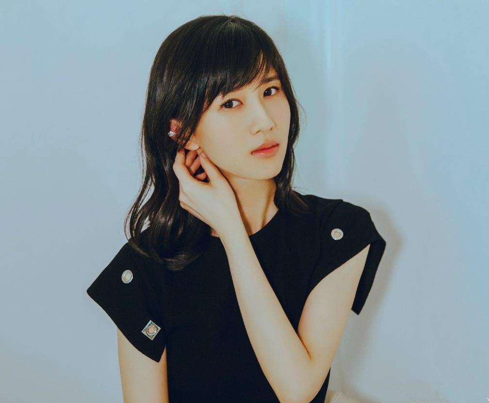 papi酱晒孕妇照,papi酱首次曝光自己的孕肚照