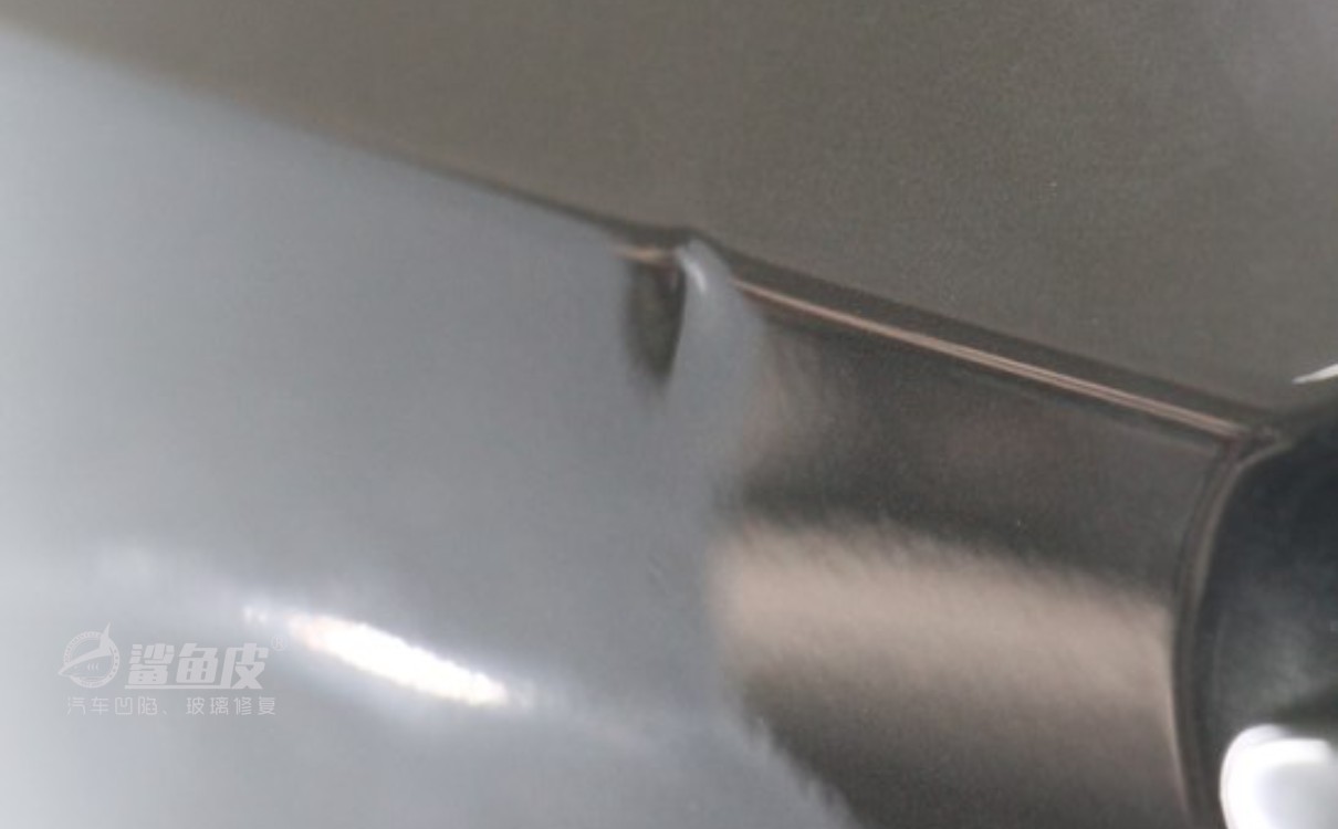 成都雷克萨斯车门凹痕修复,雷克萨斯车门凹陷维修方法