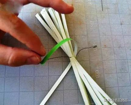 猪年手工制作纸灯笼,大红灯笼手工制作简约过年