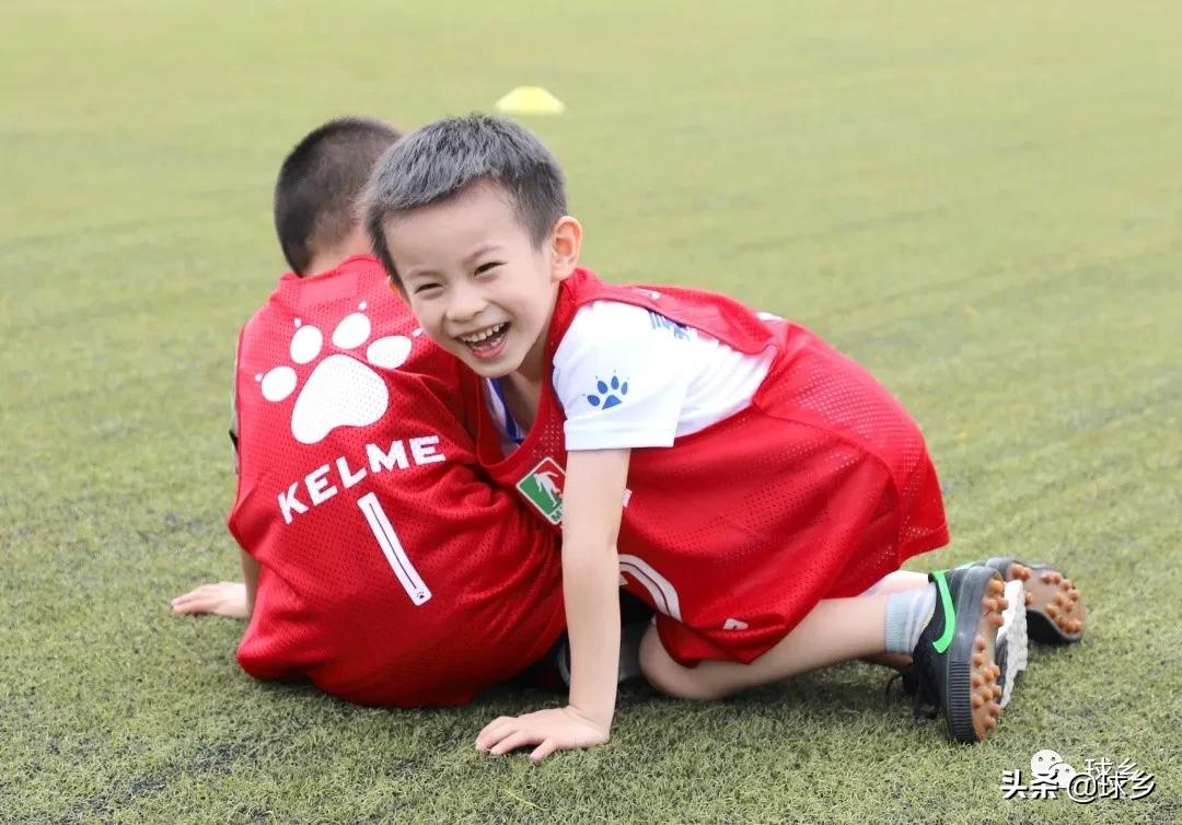 快乐足球记忆录,足球带给孩子们更多的快乐和成长