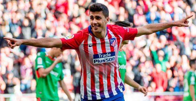 挖角不成心仪球员反被截胡？拜仁的左右逢源貌似只在德甲管用