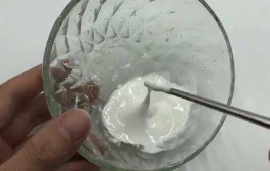 小白鞋脏了用什么擦最干净,小白鞋脏了用什么擦干净快速