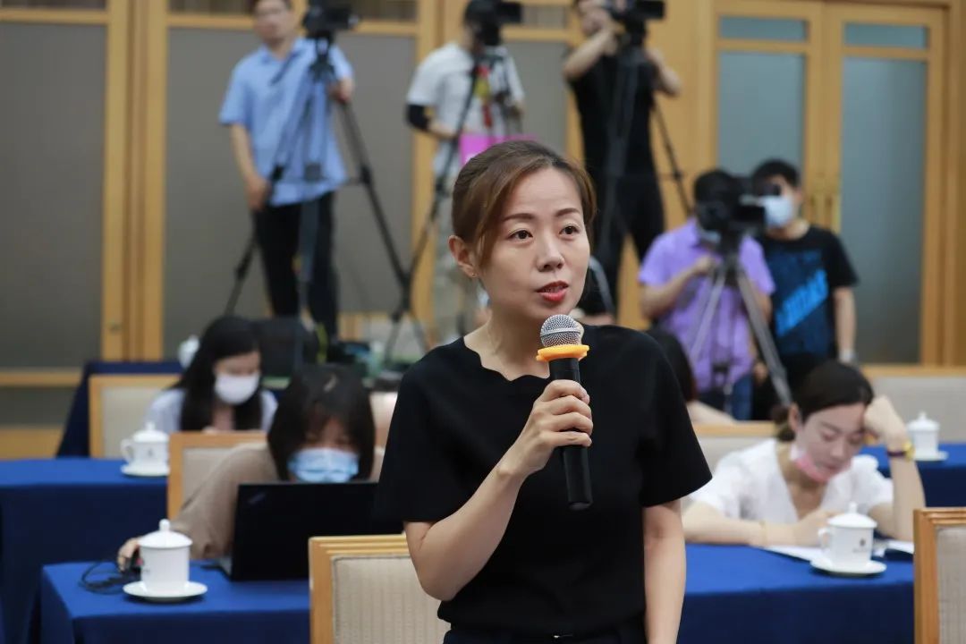 东阿县大力推进电子商务产业发展，目前已注册电商企业1000余家，2020年东阿县电子商务零售额完成13.8亿元