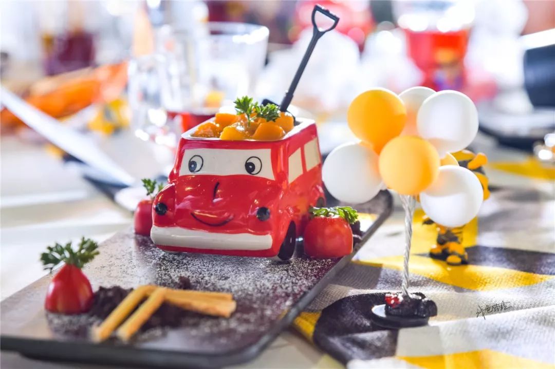 小汽车开上宝宝餐桌，妈妈再也不用烦恼宝宝不爱吃饭啦