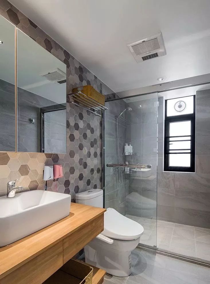 卫生间圆镜子加镜柜效果图,卫生间智能镜柜一体选哪种