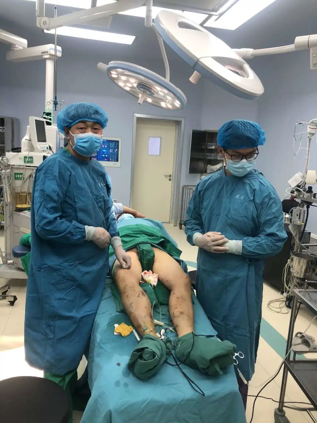 静脉曲张超声微创介入治疗,静脉曲张可以用低频治疗器吗