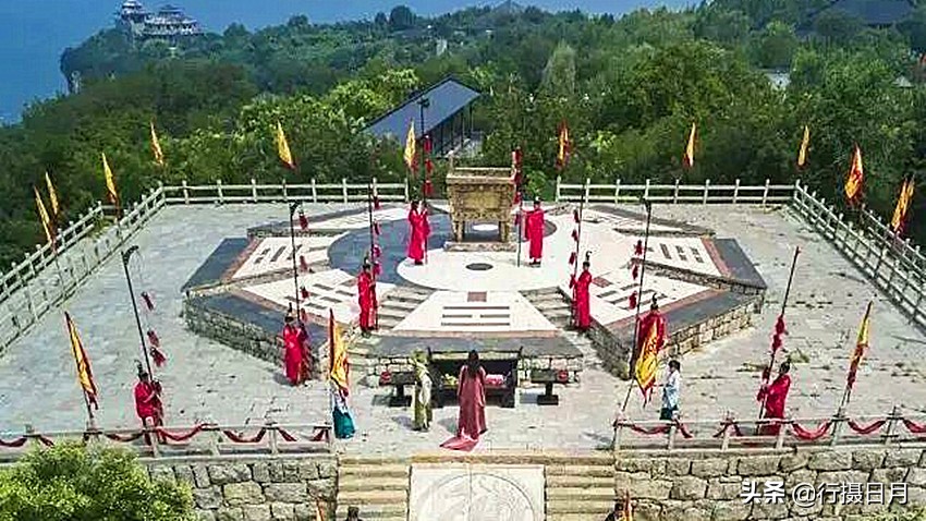 天上王城岩壁,神秘古国天上王城探秘2古墓解密