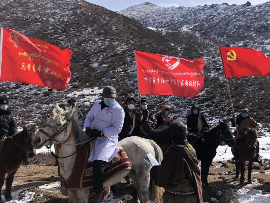 代购、买菜、测体温……4100余名“副书记”守护社区一线