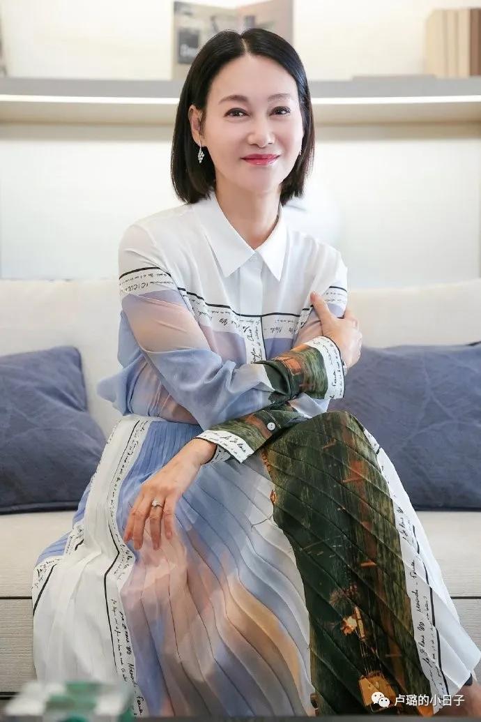 被秦海璐穿过的那些牌子,简直就是中年姐姐穿搭的模版