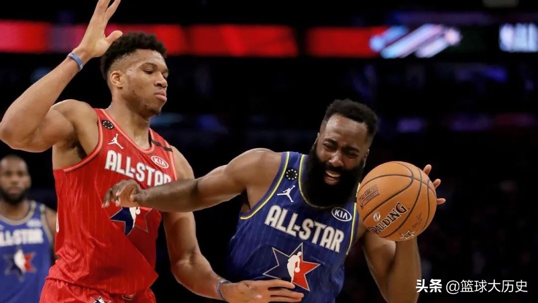 嘴仗升级！哈登暗讽字母哥，情商对比高下立判