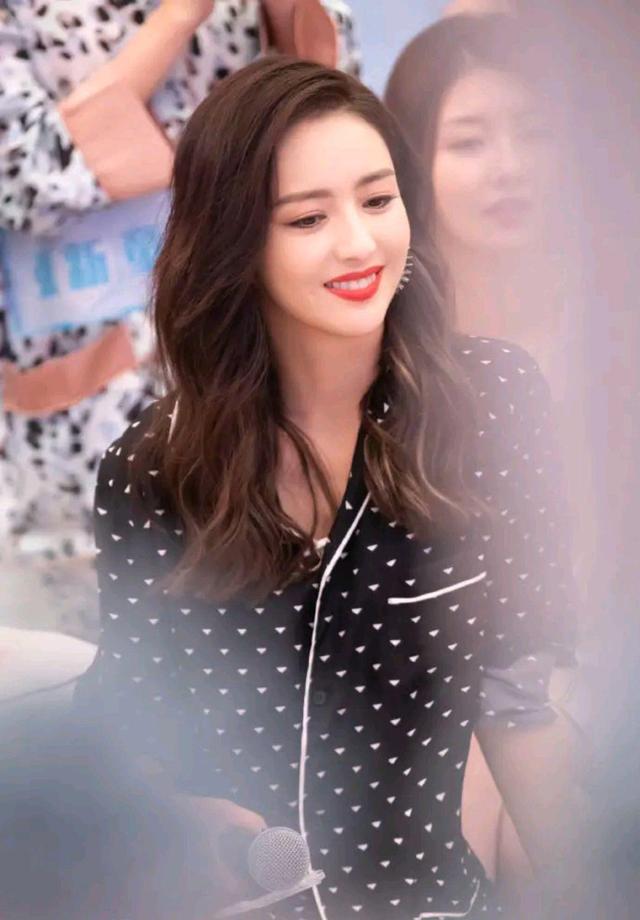 八卦爆料：蔡少芬、佟丽娅、奚梦瑶、晋久、许鞍华、葛荟婕、阿娇