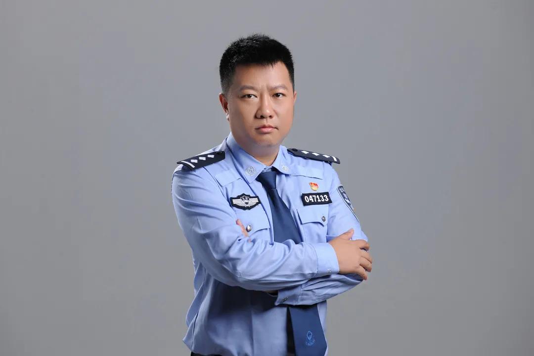 神探亨特坏骑警,榜样的力量缉毒警察