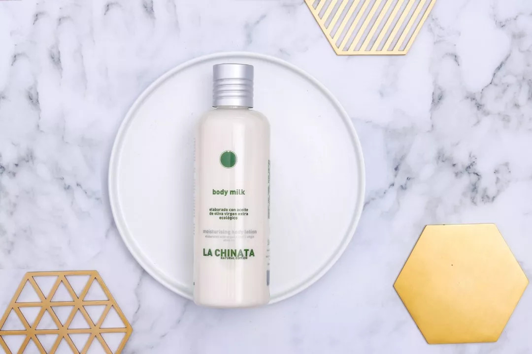 张馨予用的是什么眼霜,张馨予美致颜眼部精华乳