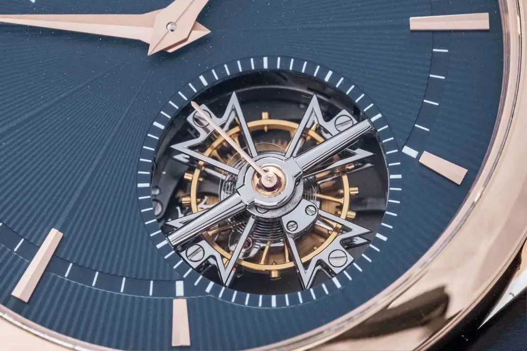 RR·TRENDS|随身携带的腕上星河