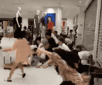 为什么优衣库的衣服被疯抢,哄抢优衣库