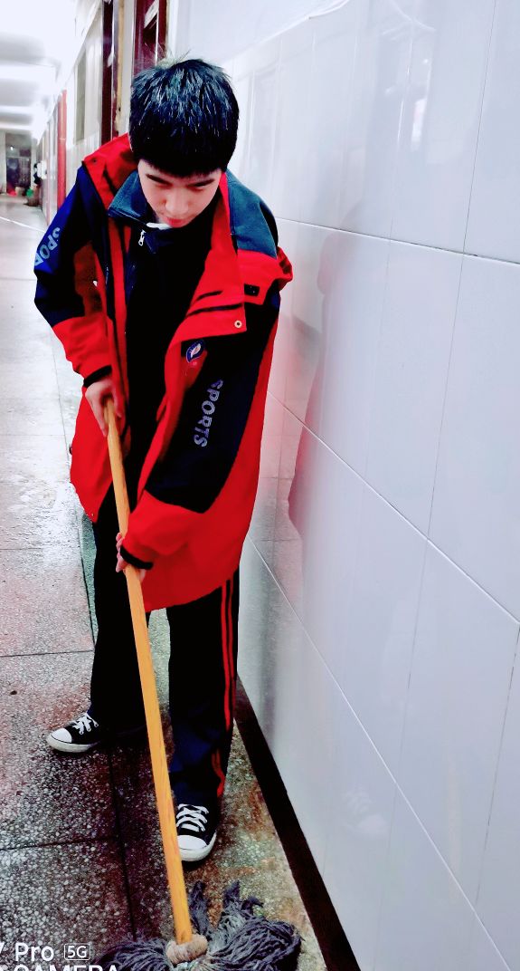 帅哥不仅仅是看的,个个是能干的