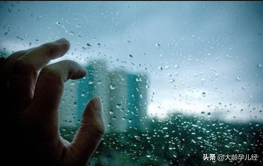 宝宝过早蹦跳有什么危害,不要盲目的认为宝宝有坏习惯