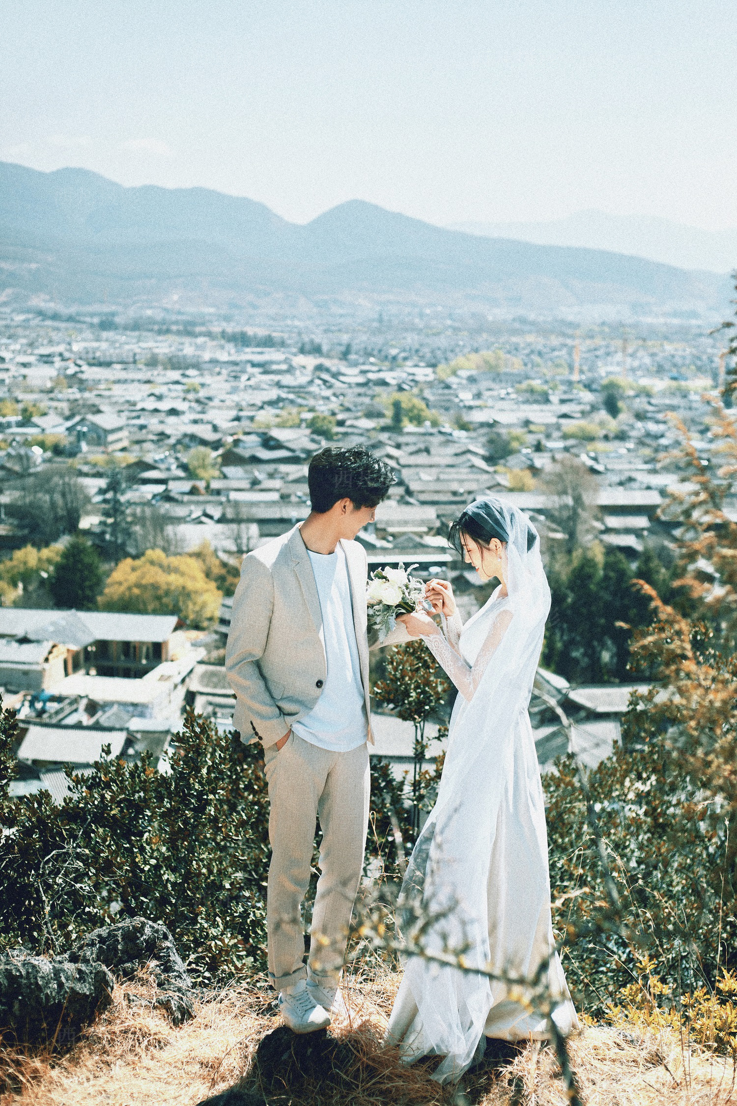 不同体型选婚纱的技巧和方法,肤色婚纱和发黄婚纱