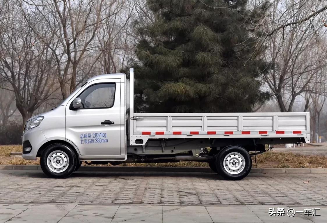 电动助力+中控大屏+倒车影像，长安新豹T3：谁说干粗活就不懂享受