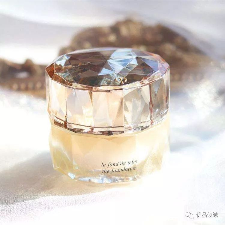 杨紫粉底液怎么选,杨紫推荐控油护肤品