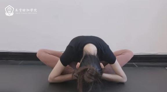 可以自己调理身体的瑜伽体式,内分泌失调瑜伽简单动作