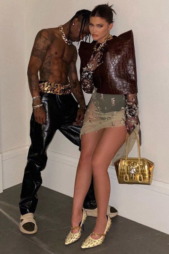 凯莉詹娜现身街头,富婆凯莉詹娜完整版