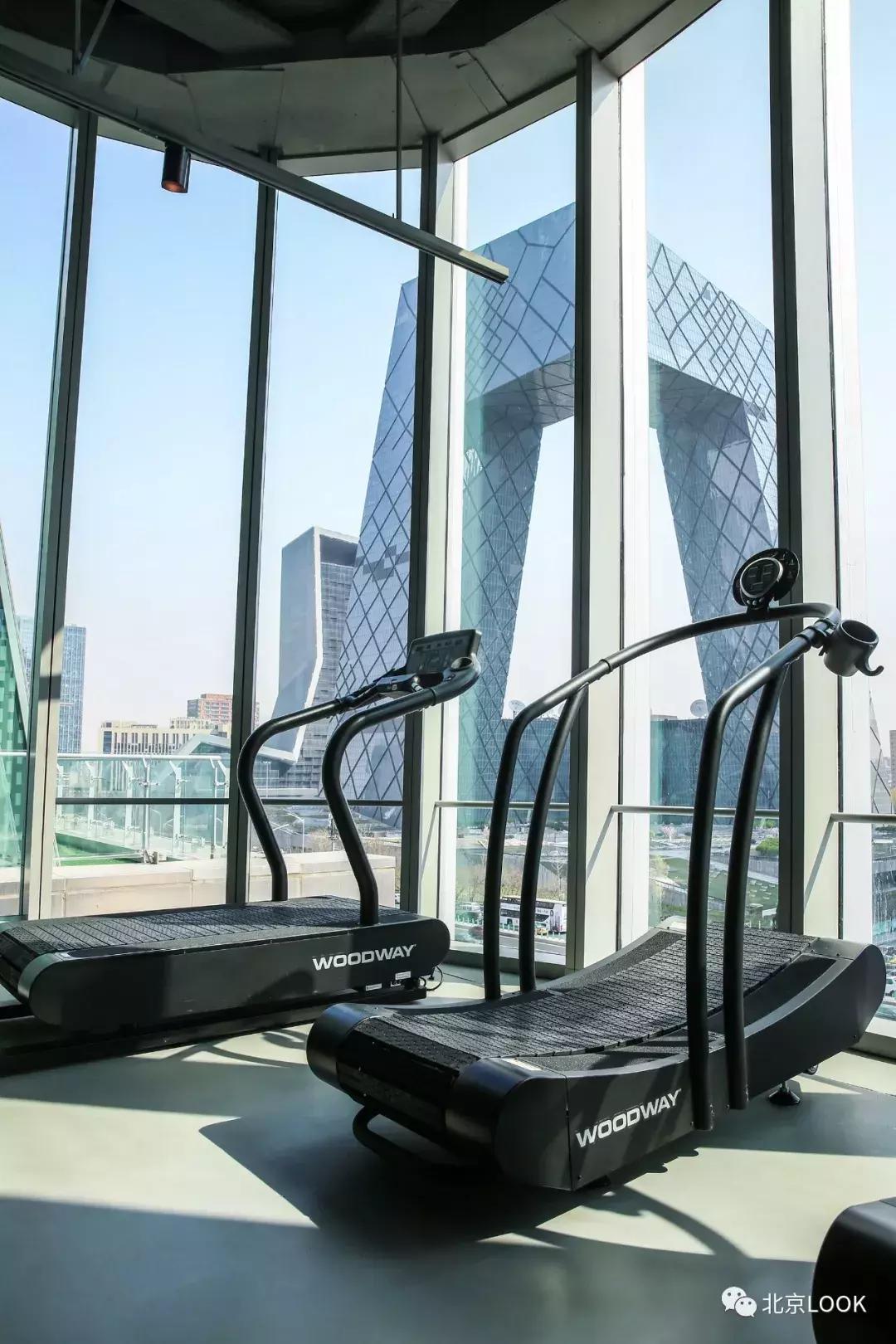 央视大楼对面网红餐厅,央视大楼隔壁酒店