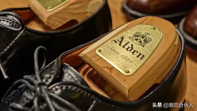 你认识VANS的一脚蹬，却未必知道这一双