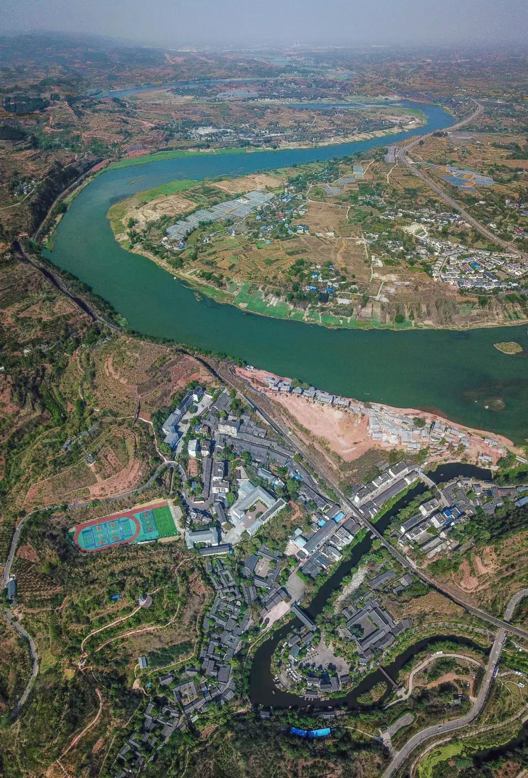 龙泉山山顶看美景,美丽的龙泉山