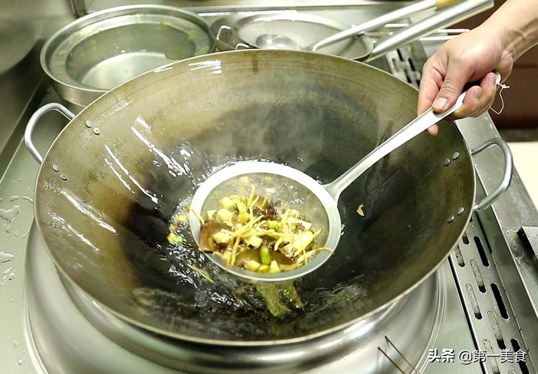 教你4道下饭酱的做法,很简单特别下饭的酱做法