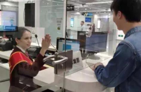 地铁站务员上班真实工作情况,北京地铁站务员的一天