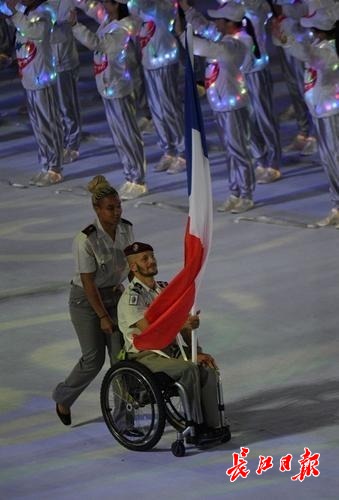 军运会会徽图案,2019军运会开幕式巨型国旗