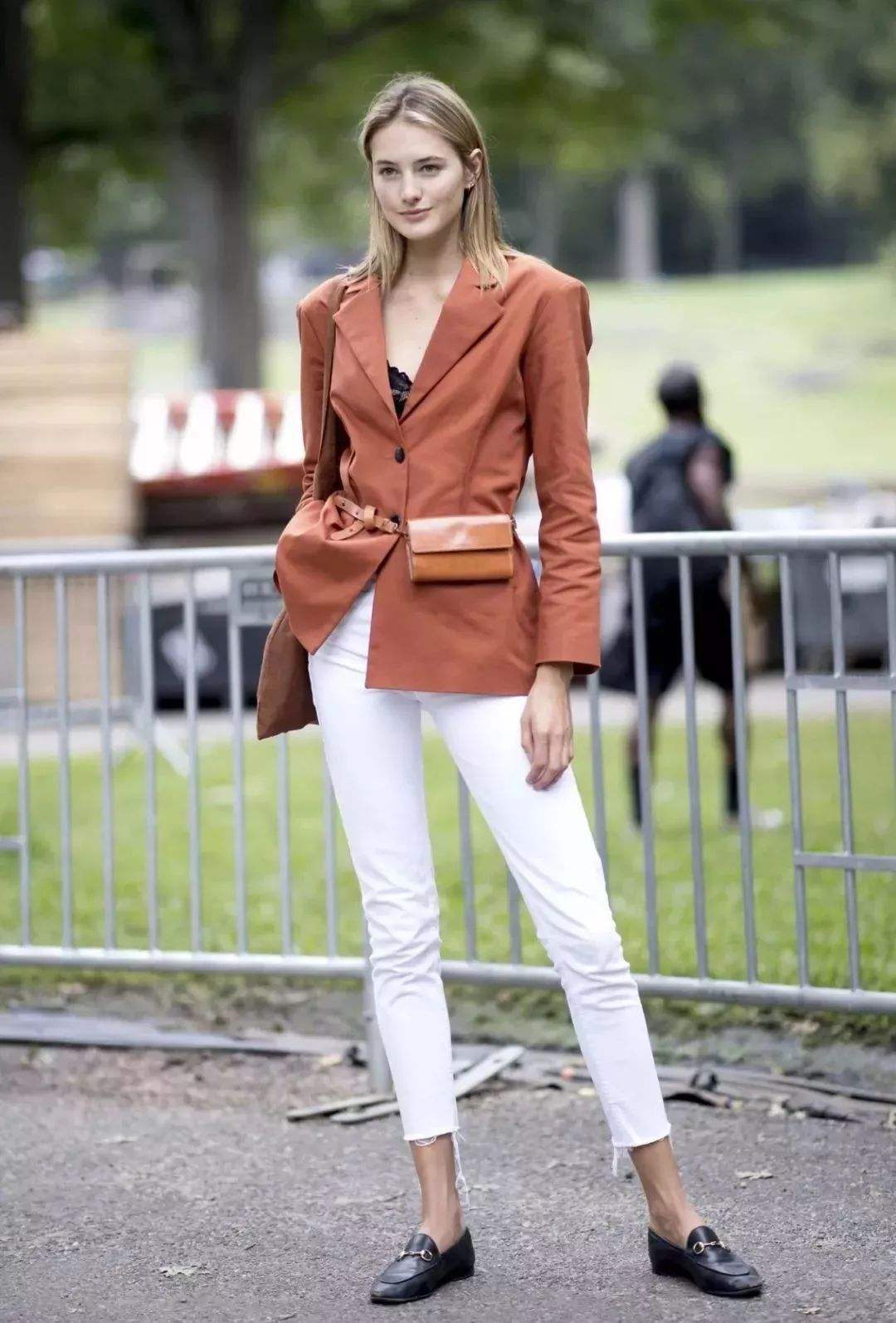 腰包的最佳搭配方法,便宜又百搭的腰包有哪些