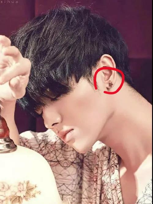 华晨宇被爆出轨整容，内娱嫂子锤渣男，终于开始内卷了