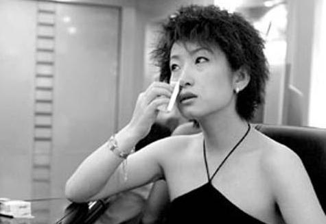 女霸总和穷小子的爱情,女霸总爱上穷小伙的爱情