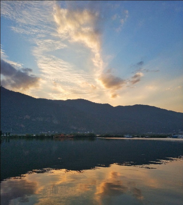 高原明珠滇池,美丽的高原明珠青海湖