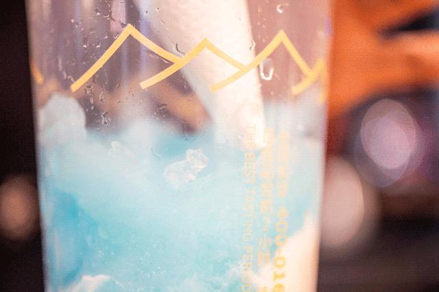 曝光！人广惊现1杯“少女*身失**茶”，快被小姐姐排疯了！