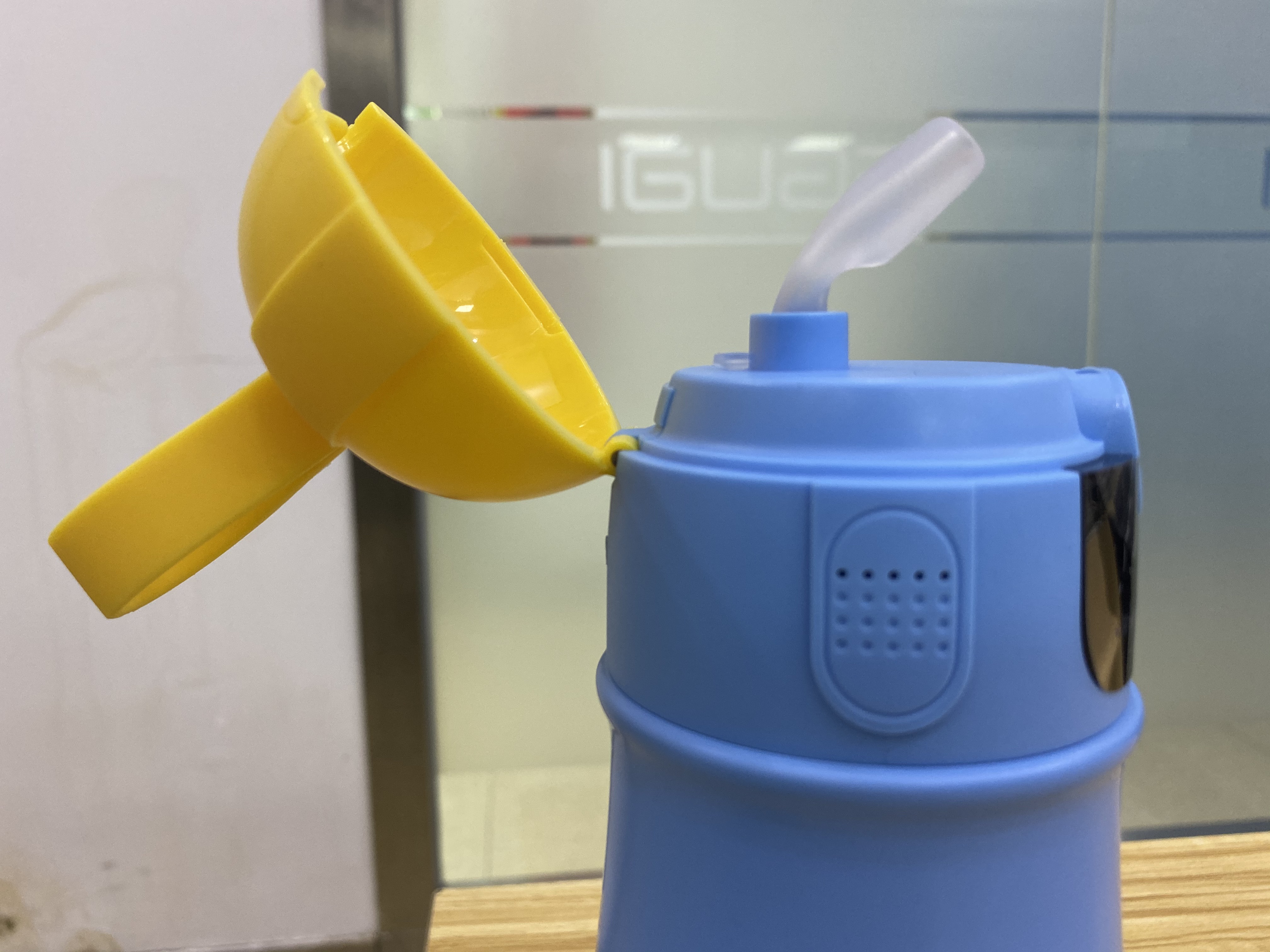 是否真的有2倍的差距：虎牌和小水怪K2智能儿童水杯对比