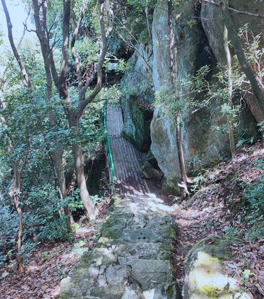 金华这座1.5亿高龄的山峰，浓翠蔽日，风清月朗，还有试胆石等你去挑战
