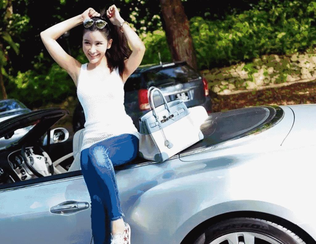 炫富女王:华裔空姐20岁闪婚豪门,离婚后每月零花钱220万